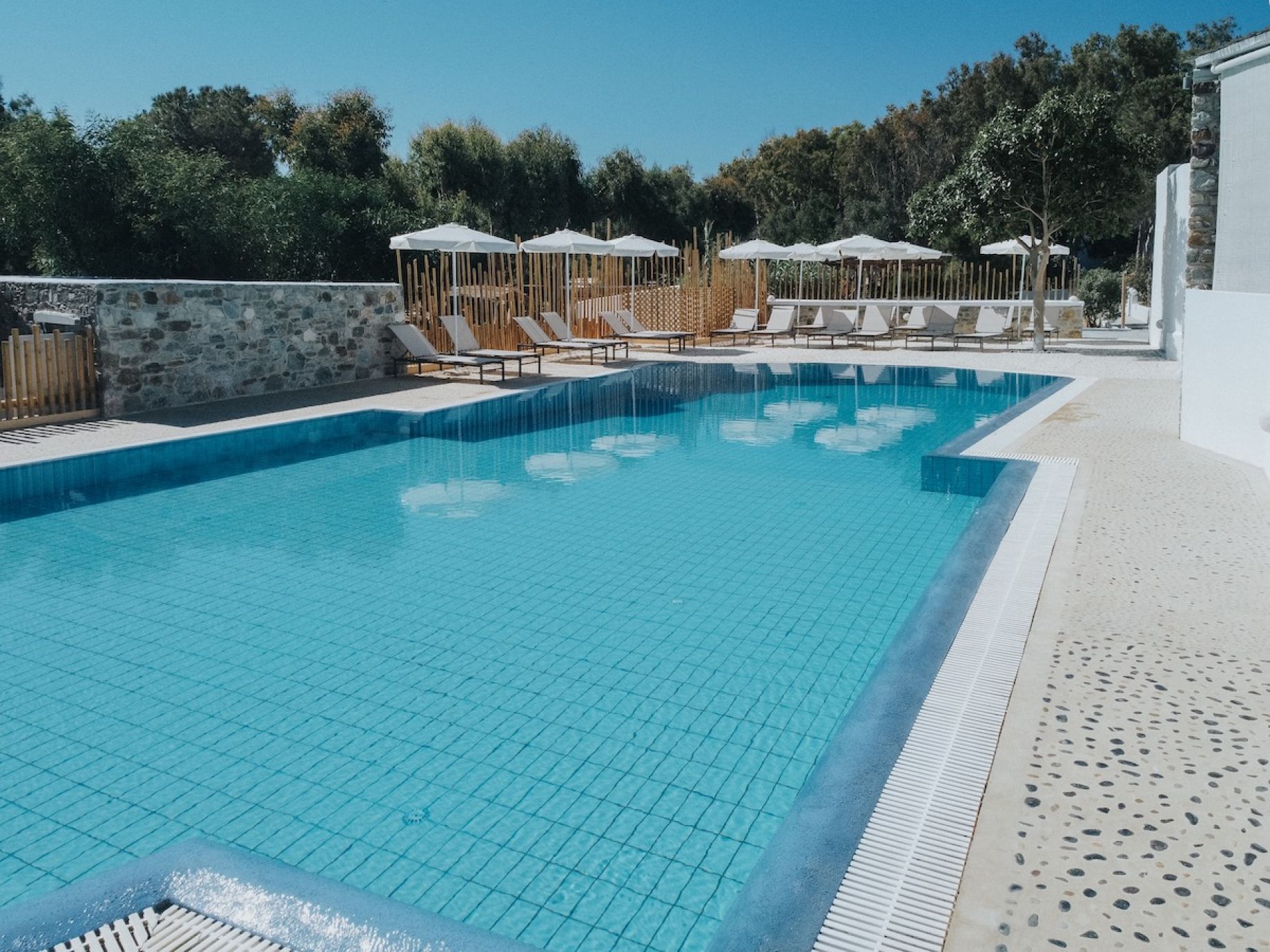Coralli Sea Side Resort Amazing Vacation on Livadakia Beach in Serifos Aegean island Lounge Bar is sea front, and there is also a pool and Restaurant inside the complex.